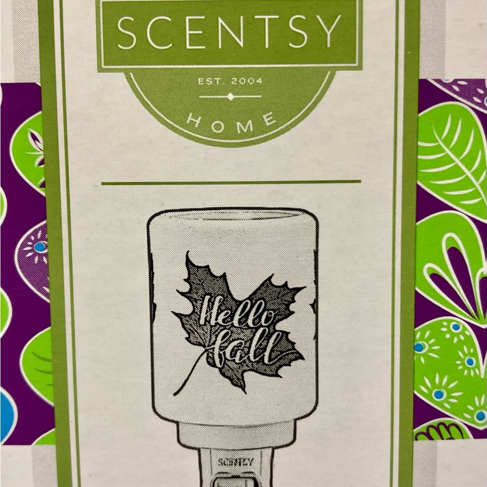 Scentsy Hello fall mini warmer. Brand new in box